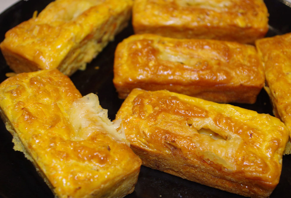 Recette des mini-cakes à la carotte et au coeur fondant de comté