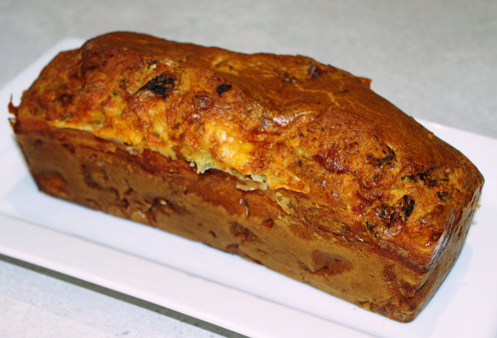 Recette de cake aux tomates séchées et gorgonzola