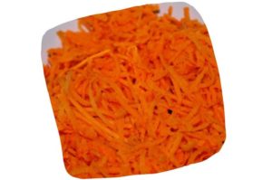 Recette de la galette de pommes de terre et carottes panée aux noisettes : carottes râpées