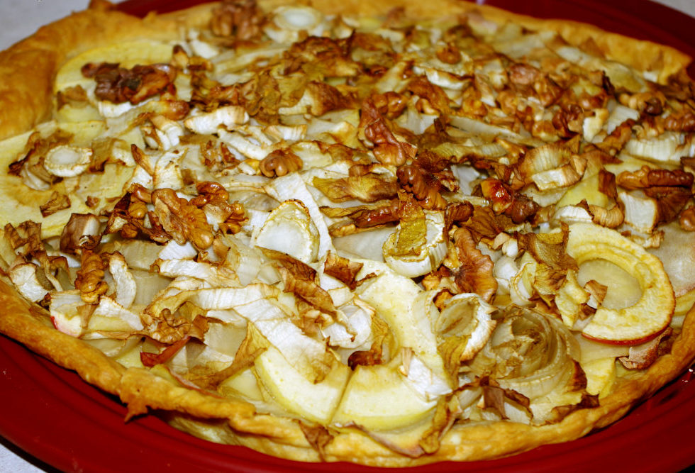 Recette de quiche aux endives, pommes et noix